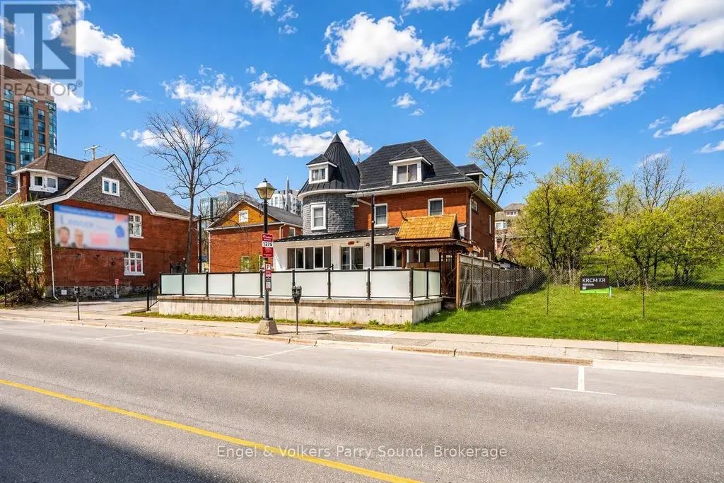 168 Dunlop Street E, Barrie (City Centre)